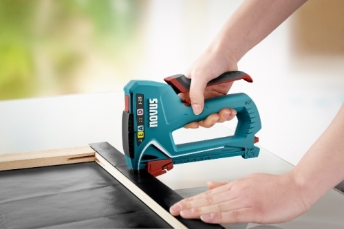 Capsator profesional tip tacker Novus J-51, capsare cu sarma plata, puternic