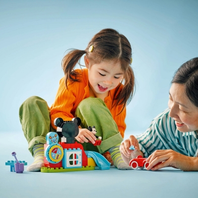 Clubul si masina lui Mickey Mouse 10454 LEGO DUPLO