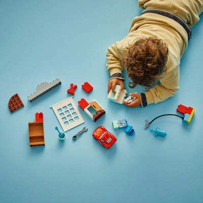 Vizita lui McQueen la garajul lui Doc 10456 LEGO DUPLO