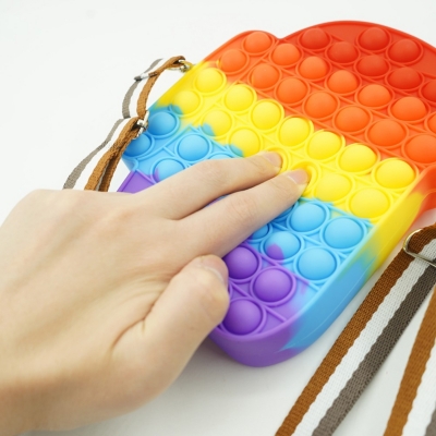 Geanta mica Pop it Now, 18 x 14 cm, model Among US multicolor