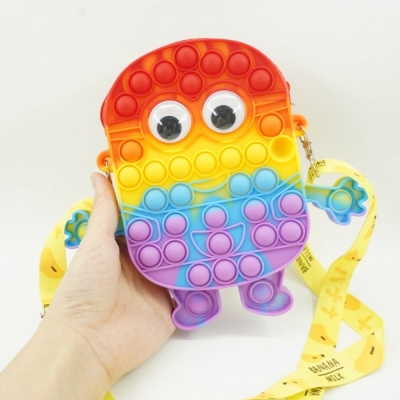 Geanta de Umar Pop it Now, 17 x 12 cm, model Minions