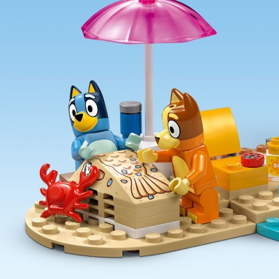 Calatoria familiei lui Blue cu masina la plaja 11202 LEGO Bluey