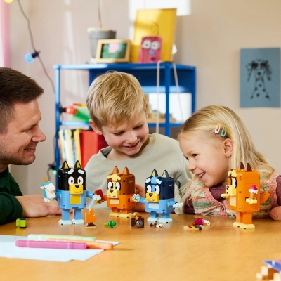 Familia lui Blue din caramizi 11217 LEGO Bluey