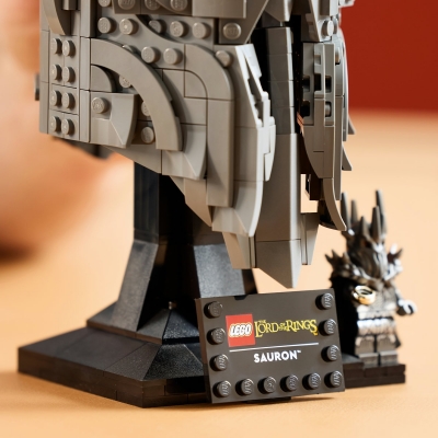 Stapanul inelelor: Casca lui Sauron 11373 LEGO Icons (Creator Expert)