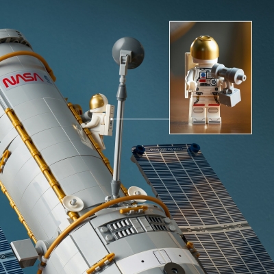 Telescopul spatial Hubble 11382 LEGO Icons (Creator Expert)