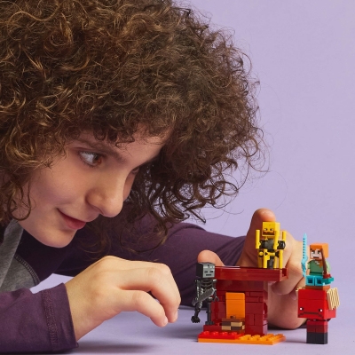 Batalie deasupra lavei in Nether 21266 LEGO Minecraft