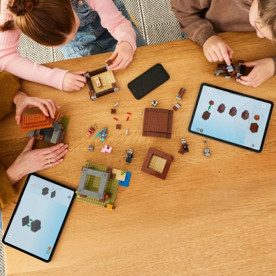 Avanpostul Jefuitorului si Distrugator 21278 LEGO Minecraft