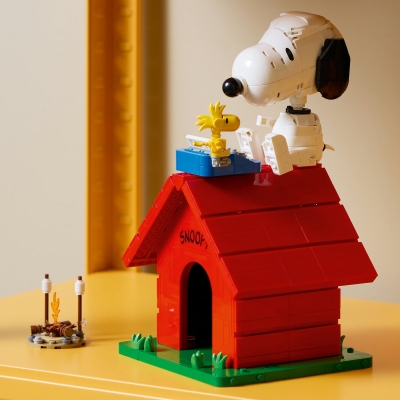 Peanuts: Casuta lui Snoopy 21368 LEGO Ideas