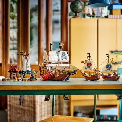 Corabie de pirati emblematica 31387 LEGO Creator