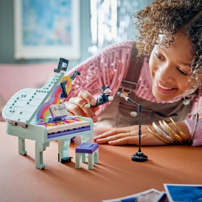 Pian decorativ cu o pisica 31392 LEGO Creator