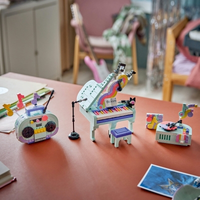 Pian decorativ cu o pisica 31392 LEGO Creator