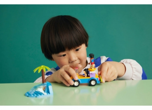 Distractie pe plaja in buggy 41725 LEGO Friends