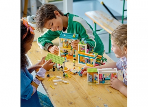 Scoala Internationala din Heartlake 41731 LEGO Friends