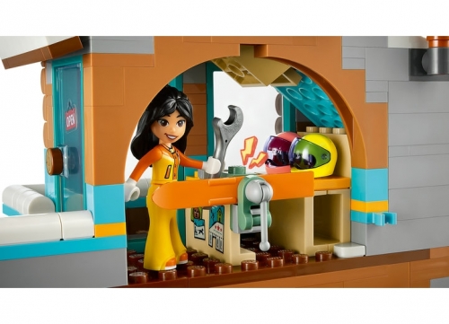 Partie de schi si cafenea 41756 LEGO Friends