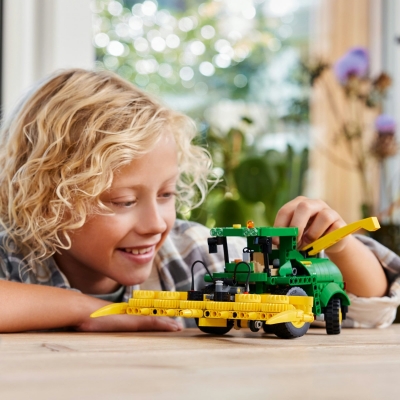 John Deere 9700 Forage Harvester 42168 LEGO Technic