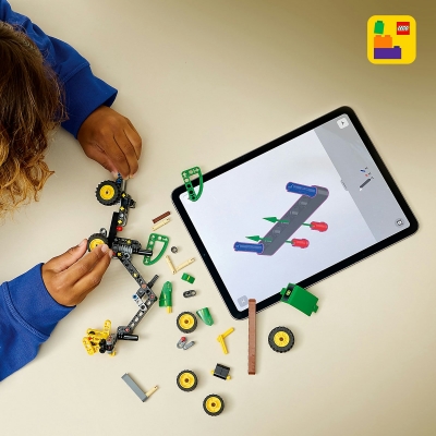 Utilaj de taiat si stivuit copaci John Deere 1470H 42218 LEGO Technic