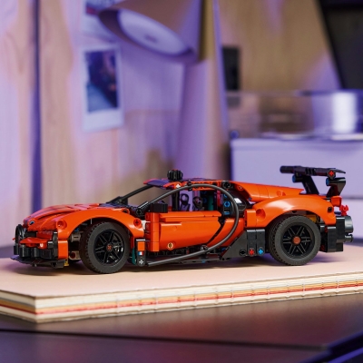 Hipermasina Bugatti Chiron Pur Sport 42222 LEGO Technic