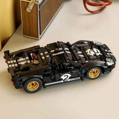 Masina de curse 1966 Ford GT40 MKII 42223 LEGO Technic