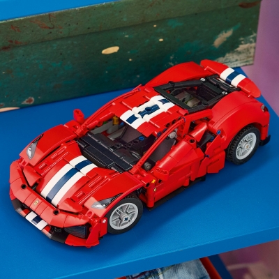Masina Ferrari 488 PISTA 42235 LEGO Technic