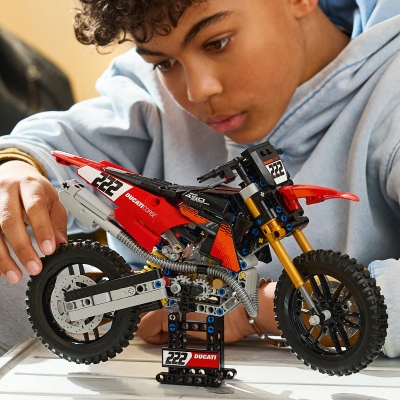 Motocicleta Ducati Desmo450 MX, versiunea de uzina 42238 LEGO Technic