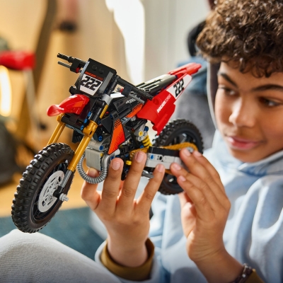 Motocicleta Ducati Desmo450 MX, versiunea de uzina 42238 LEGO Technic