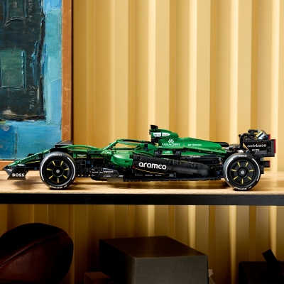Masina F1 Aston Martin Aramco AMR25 42240 LEGO Technic 