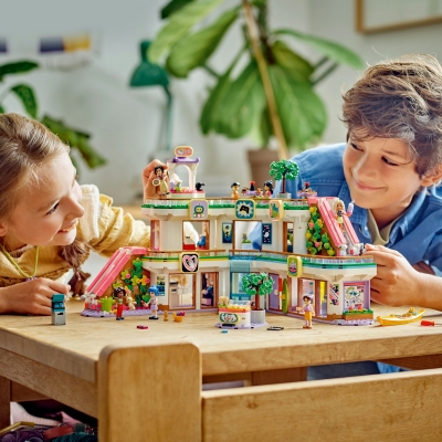Mallul din orasul Heartlake 42604 LEGO Friends