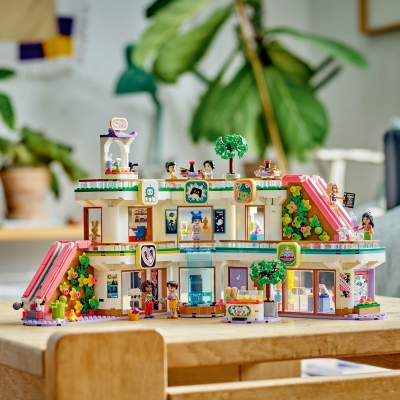 Mallul din orasul Heartlake 42604 LEGO Friends