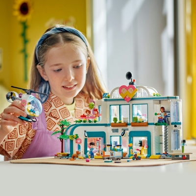 Spitalul din orasul Heartlake 42621 LEGO Friends