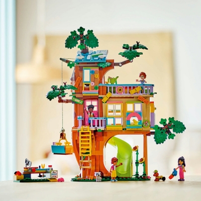 Momente cu prietenii la casa din copac 42652 LEGO Friends
