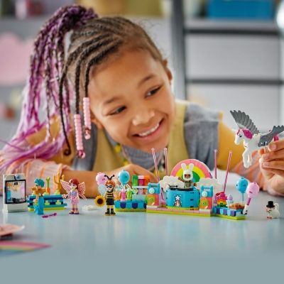 Bal mascat cu unicornul şi zana 42661 LEGO Friends