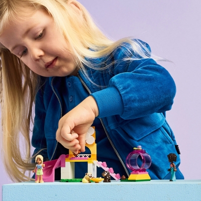 Loc de joaca pentru catelusi 42665 LEGO Friends