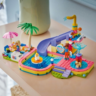O zi distractiva in parcul acvatic 42676 LEGO Friends