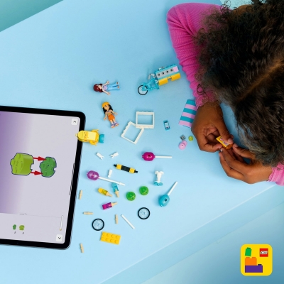 Stand cu inghetata si baloane 42692 LEGO Friends