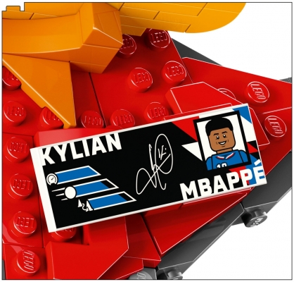 Kylian Mbappe – Momente importante din fotbal 43013 LEGO Editions