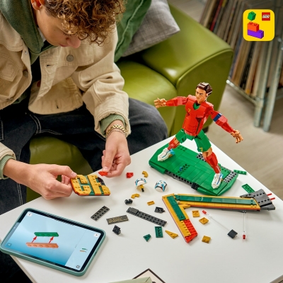 Cristiano Ronaldo – Legenda a fotbalului 43016 LEGO Editions