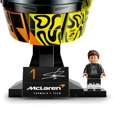 Casca lui Lando Norris McLaren Mastercard F1 Team 43023 LEGO Editions