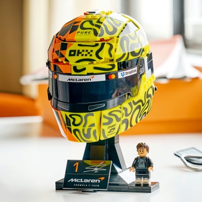 Casca lui Lando Norris McLaren Mastercard F1 Team 43023 LEGO Editions