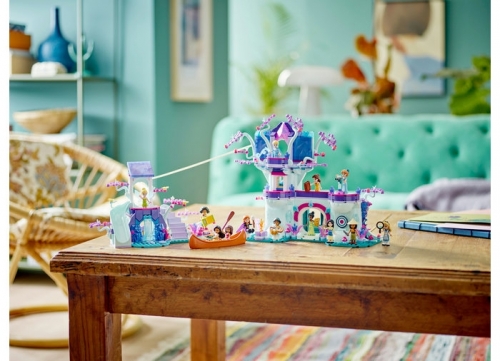 Casa fermecata din copac 43215 LEGO Disney