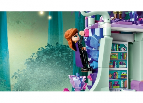 Casa fermecata din copac 43215 LEGO Disney