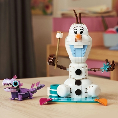 Distractie la picnic cu Olaf si Bruni 43287 LEGO Disney Frozen
