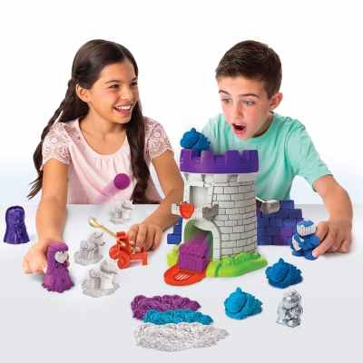 Set Nisip Kinetic Sand Castel cu nisip si forme Spin Master
