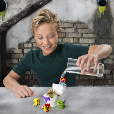 Set figurine Flush Force, 2 toalete, 8 buc/set Spin Master