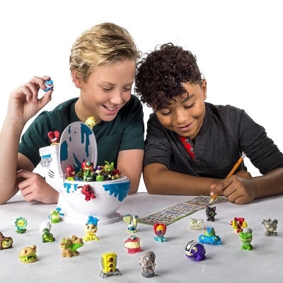 Toaleta depozitare pentru figurine Flush Force Spin Master