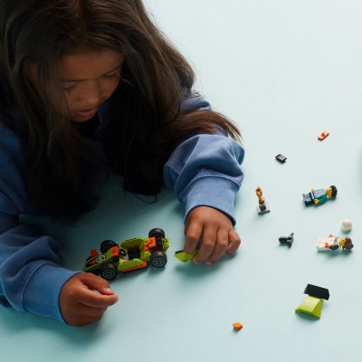 Masina de curse verde 60399 LEGO City