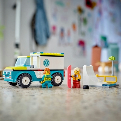 Ambulanta de urgenta si snowboarder 60403 LEGO City