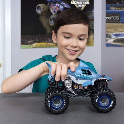 Masina de jucarie Machete Metalice, scara 1 la 24, Megalodon Monster Jam Spin Master