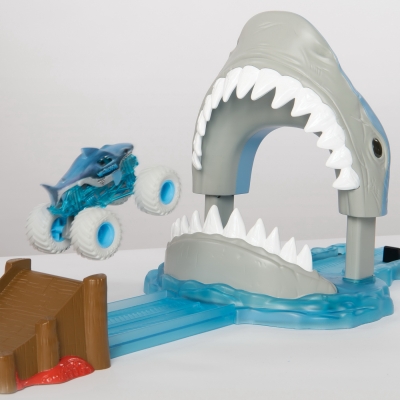 Masina de jucarie set cascadorii Megalodon Mayhem Monster Jam Spin Master
