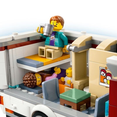 Rulota pentru aventuri de vacanta 60454 LEGO City