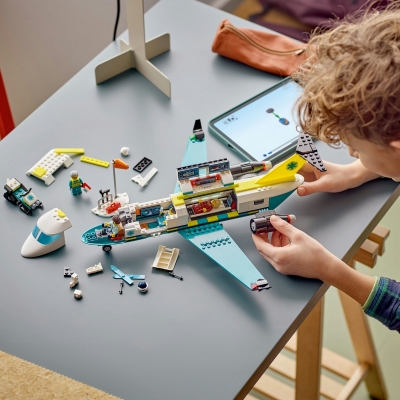 Avion-ambulanta pentru urgente 60465 LEGO City